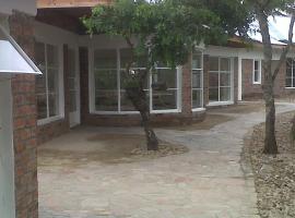 Nora Valley Lodge, hotel a Ruwa