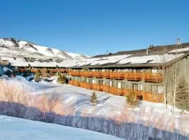 Prospector Accommodations by All Seasons Resort Lodging
