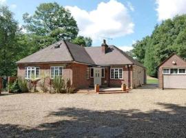 The Caduceus- Residence, biệt thự đồng quê ở Chertsey