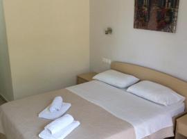 Elena Rooms: Plakias şehrinde bir otel