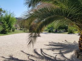 Mas des gardies, country house di Saint-Julien-de-Peyrolas