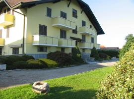Albergo Residence Isotta, hotel s parkiriščem v mestu Veruno
