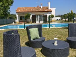 Country Club - Sto Estevao, hotel with parking in Benavente