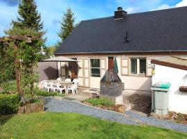 Modern Holiday Home with Private Garden, hotel a Tenneville