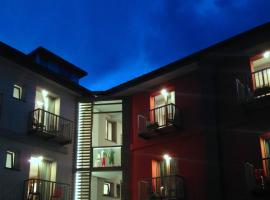 Bed & Rooms , Apartments Corte Rossa – pensjonat w mieście Brusio