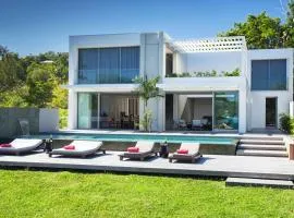 Luxury waterfront villa MQFR08