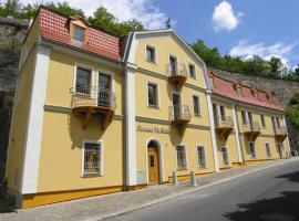 Penzion Ve Skale, habitación en casa particular en Loket