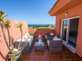 Los Hidalgos Penthouse, hotel near La Duquesa Golf, Manilva