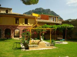 Les Arcades Le Lion D'or, h&ocirc;tel spa &agrave; Buis-les-Baronnies