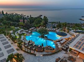 Mediterranean Beach Hotel, hotel v Lemesos