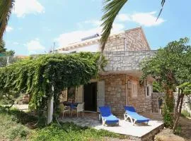 Adorable stone house with terrace,20m distant from beach !