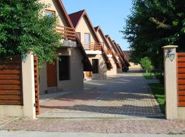 Equinox Club, resort in Corbu