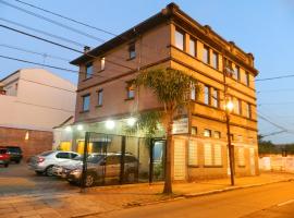 Hotel Ivo De Conto, hotel cerca de Puente Guaiba, Porto Alegre