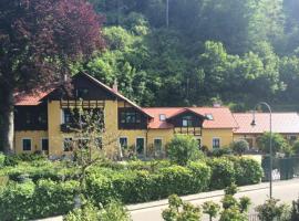 Villa Kreuthhof Appartements, hotelli kohteessa Klosterneuburg lähellä maamerkkiä Kahlenberg