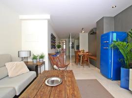 Blue fridge apartmen · Blue fridge apartmen · Ideal for couples, near beach and well connected، شقة في فيلاسار دي مار