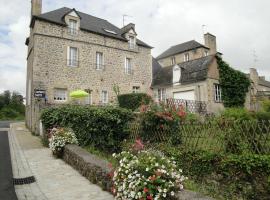 Val d'Arguenon, hotel v destinaci Jugon Les Lacs