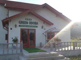 Pensiunea Agroturistica Green Odoba โรงแรมสำหรับครอบครัวในSătuc