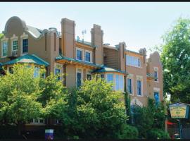 The Holiday Chalet Victorian, hotel en Denver