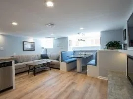 Luxury 2 bedroom apartment w/ free parking