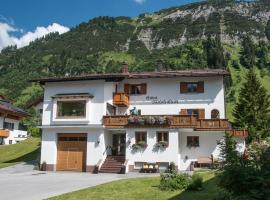 Haus Schrofenstein, B&B in Lech am Arlberg