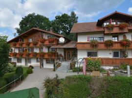 Pension Weiß, hotel v destinaci Hohenwarth