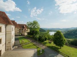 Schloss Seggau, hotell i Leibnitz