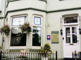 Elmswood Guest House, hotel near Arbeia Roman Fort & Museum, South Shields