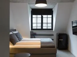 Square Rooms 8