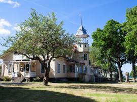 Warfsholm, hotel en Klintehamn