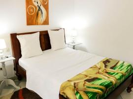 Tchero Appartement 1, serviced apartment in Douala