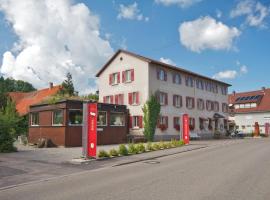 Gasthof und Pension zum Kreuz, budjettihotelli kohteessa Lautenbach