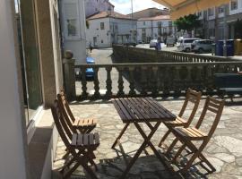 Albergue Porta Real NO BIKE STORAGE, hostel em Santiago de Compostela