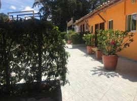 Hostal El Hangar, hotel in Rionegro
