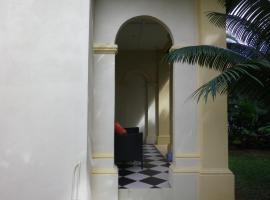 Villa Papaya, hotel u Flajing Fiš Kouvu