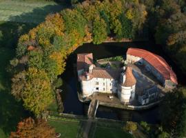 Château des Martinanches、Saint-Dier-dʼAuvergneのホテル