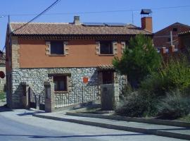 Apartamentos turísticos La Fuensanta, hotel v destinaci Cella