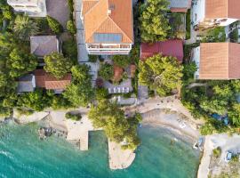 Villa Vicko, hotel in Starigrad-Paklenica