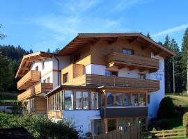 Pension Noella, hotell i Sankt Johann in Tirol