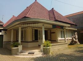 Doeloerkoe Homestay, hotel i Surakarta