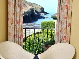 Port Gaverne Hotel