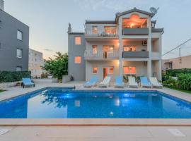 Apartments Maestral, hotel in Split