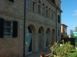 Agriturismo Casa degli Archi, cheap hotel in Lapedona