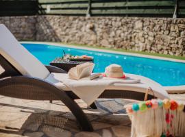 Kalpic Suites & Villa, hotel din Lozovac