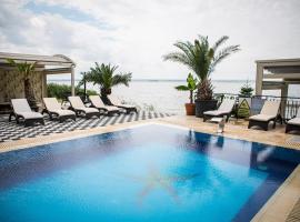 Almar Lake View Boutique H, hotel di Mamaia