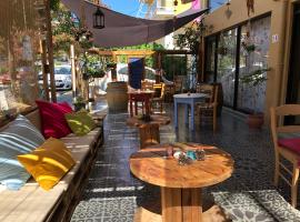 Rhodes Backpackers Boutique Hostel and Apartments, hotel v mestu Rodos (mesto)