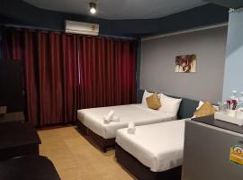 M Place, hotel with parking in Ban Kao