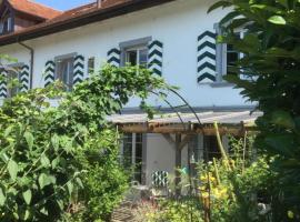 Bodensee Moosburg Biohof am See, παραλιακή κατοικία σε Güttingen