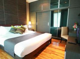 The Vertical Suite, hotel berdekatan Paradise Park Shopping Centre, Bangkok