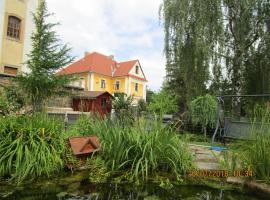 Fara Choustníkovo Hradiště, hotel with parking in Choustníkovo Hradiště