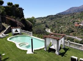 Hostal El Cerro - Only Adults, hotel barat a Pedro Bernardo